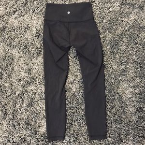 Lululemon black athletic yoga pants SZ:4